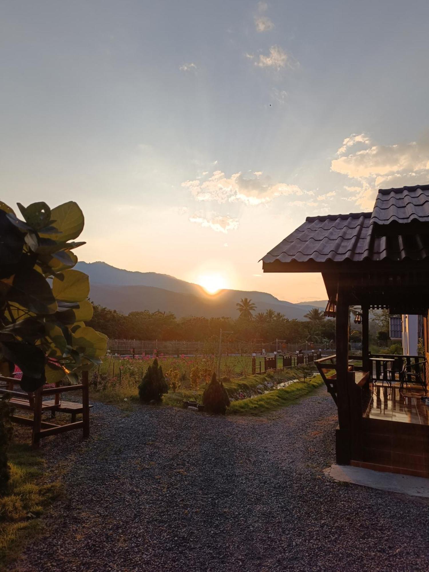 ม่วนใจ๋ปันสุข โฮมสเตย์แอนคาเฟ่ Muanjai Punsuk Homestay And Cafe 宗通 外观 照片